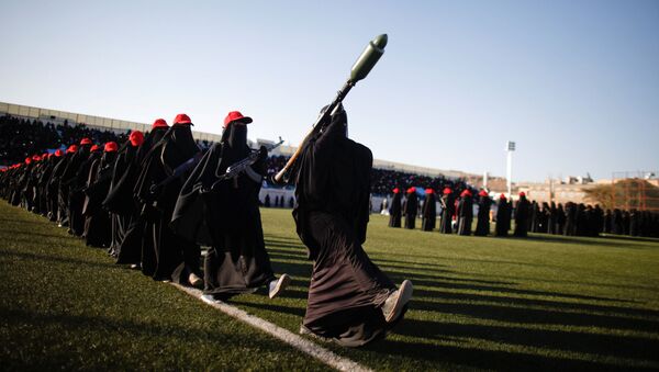 Mulheres leais ao movimento houthi em Sanaa, Iêmen - Sputnik Brasil