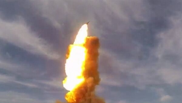 Lançamento de um antimíssil russo do polígono de Sary-Shagan no Cazaquistão - Sputnik Brasil
