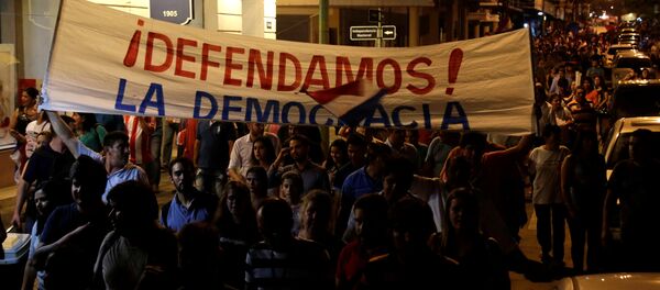 Manifestações em Paraguai contra lei que permite a reeleição do presidente do país Manifestações em Paraguai contra lei que permite a reeleição do presidente do país - Sputnik Brasil