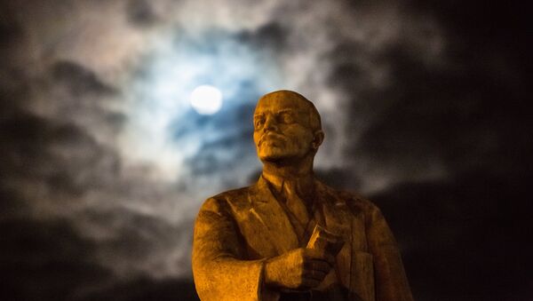Lenin monument. File photo - Sputnik Brasil