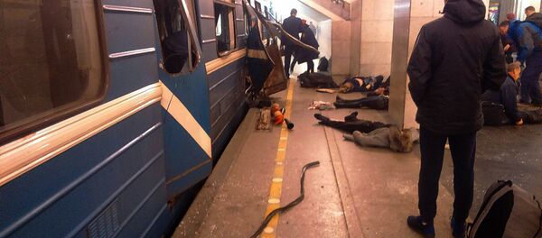 Consequências da explosão no metrô de São Petersburgo - Sputnik Brasil