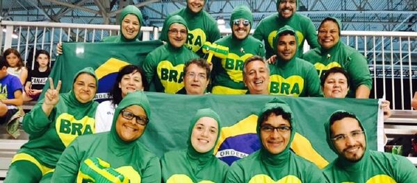 Grupo organizado de torcedores, os Chapolins Brasileiros, que se viralizou nas redes e ficou conhecido devido à participação ativa nas Olimpíadas 2016 - Sputnik Brasil