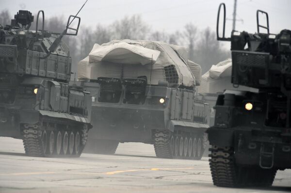 Sistemas de mísseis Buk M2 e Tor no centro de Moscou - Sputnik Brasil