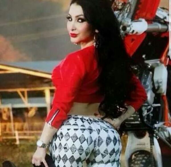 Yuriana Castillo, a esposa do conhecido Chinês Antraz mexicano, assassinada em 2014 Yuriana Castillo, a esposa do conhecido Chinês Antraz mexicano, assassinada em 2014 - Sputnik Brasil