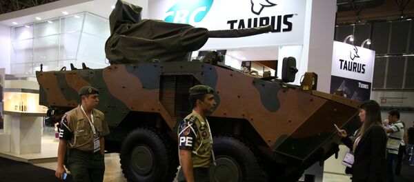 Танк на выставке авиационных и оборонных систем LAAD Defence & Security в Рио-де-Жанейро, Бразилия - Sputnik Brasil