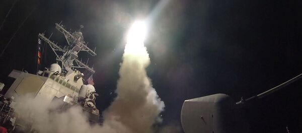 O USS Destroyer (DDG 78), comandante de mísseis guiados da Marinha dos EUA, conduz operações de ataque enquanto no Mar Mediterrâneo, que o Departamento de Defesa dos Estados Unidos disse que era parte do ataque com mísseis de cruzeiro contra a Síria O USS Destroyer (DDG 78), comandante de mísseis guiados da Marinha dos EUA, conduz operações de ataque enquanto no Mar Mediterrâneo, que o Departamento de Defesa dos Estados Unidos disse que era parte do ataque com mísseis de cruzeiro contra a Síria - Sputnik Brasil