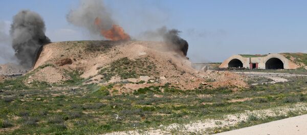 Consequências do ataque contra base aérea na Síria, 7 de abril de 2017 - Sputnik Brasil