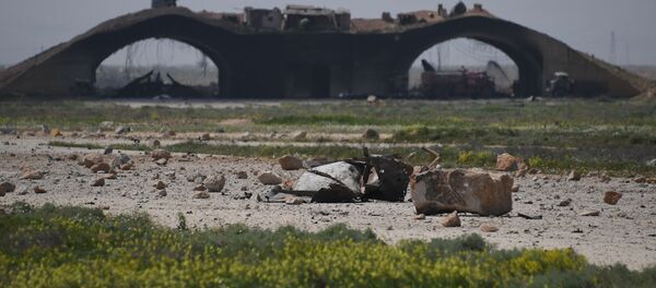 Consequências do ataque contra base aérea na Síria, 7 de abril de 2017 - Sputnik Brasil