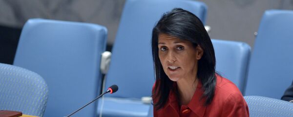 Embaixadora dos EUA na ONU e presidente do Conselho de Segurança da ONU, Nikki Haley, fala durante uma reunião do Conselho de Segurança da ONU sobre a Síria, na sede da ONU em Nova York - Sputnik Brasil