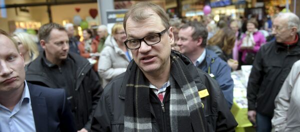 Juha Sipilä, líder do partido finlandês Centro Juha Sipilä, líder do partido finlandês Centro - Sputnik Brasil