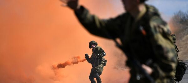 Treinamentos táticos conjuntos das tropas paraquedistas da Rússia e Bielorrússia Treinamentos táticos conjuntos das tropas paraquedistas da Rússia e Bielorrússia - Sputnik Brasil