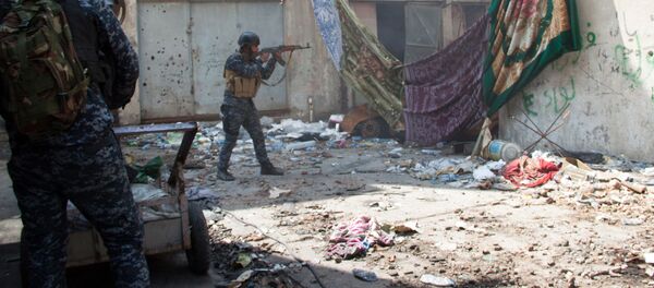 Militares iraquianos durante combates em Mossul - Sputnik Brasil