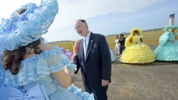 Robert Bentley, governador do Alabama, durante um evento em Mobile, Alabama, em 4 de agosto de 2013 - Sputnik Brasil