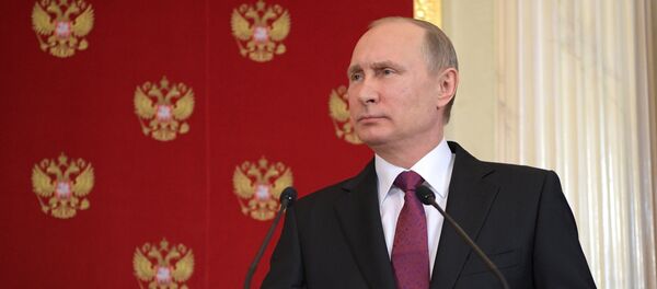 Presidente rússo, Vladimir Putin, duranta coletiva de imprensa conjunta com Sergio Mattarella, presidente da Itália - Sputnik Brasil