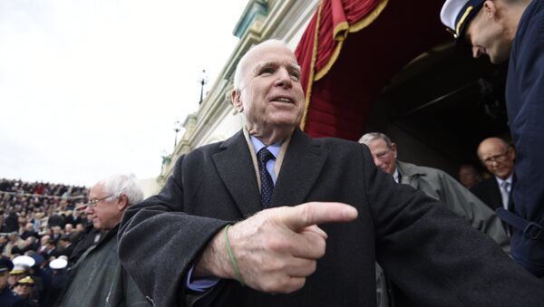Senador norte-americano John McCain - Sputnik Brasil