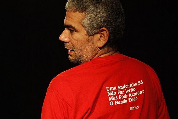 Que cada um seja essa andorinha acordando o bando todo e fazendo a sua parte, disse o poeta Que cada um seja essa andorinha acordando o bando todo e fazendo a sua parte, disse o poeta - Sputnik Brasil