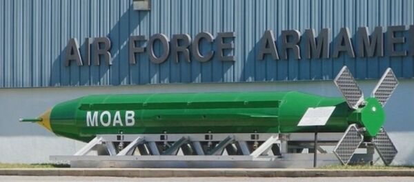 Massive Ordnance Air Blast (MOAB), Mãe de Todas as Bombas - Sputnik Brasil