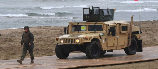 Marine dos EUA durante treinamentos conjuntos dos EUA e Coreia do Sul em Pohang, a 260 km de Seul, 11 de abrir de 2017 - Sputnik Brasil