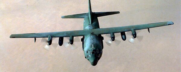 Avião MC-130 da FA norte-americana durante missão de treinamento. De um avião deste tipo foi lançada a bomba GBU-43 contra o Daesh no Afeganistão em 13 de abril 2017 - Sputnik Brasil