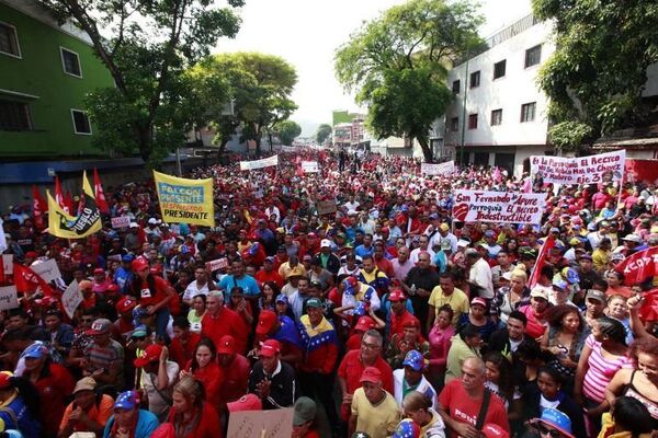 Venezuelanos marcham em apoio a Nicolás Maduro em Caracas - Sputnik Brasil