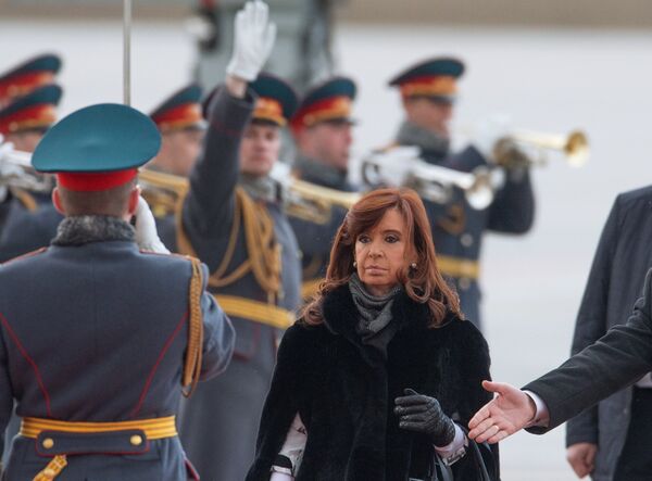 Presidente argentina Cristina Fernández de Kirchner chega a Moscou em 21 de abril de 2015 Presidente argentina Cristina Fernández de Kirchner chega a Moscou em 21 de abril de 2015 - Sputnik Brasil