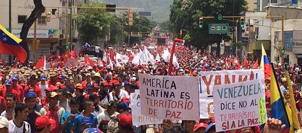 Manifestantes pedem paz para toda a região Manifestantes pedem paz para toda a região - Sputnik Brasil
