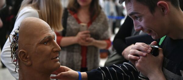 Conferência internacional Skolkovo Robotics e robô Gagarin da Universidade Innopolis russa, em 21 de abril de 2017 - Sputnik Brasil