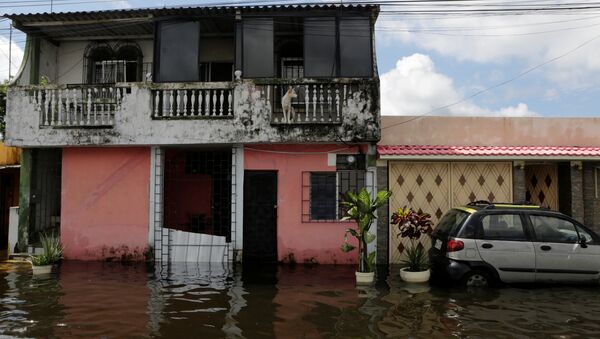 Enchente após temporal em Durán, Equador, em 4 de abril de 2017 - Sputnik Brasil