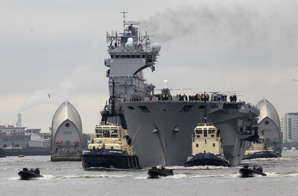 O HMS Ocean é um porta-helicópteros e navio de assalto anfíbio que pertencente à Marinha do Reino Unido. Atualmente é considerado o maior navio da Marinha Real Britânica e seu navio-almirante. Foi construído em 1994 e entrou em serviço em 1998. Apesar de em 2014 ser sujeito a uma modernização que foi estimada em £ 65 milhões (R$ 261,101 milhões), o HMS Ocean será desativado em 2018, segundo o Ministério da Defesa britânico. É provável que quando sair do serviço seja colocado à venda - Sputnik Brasil