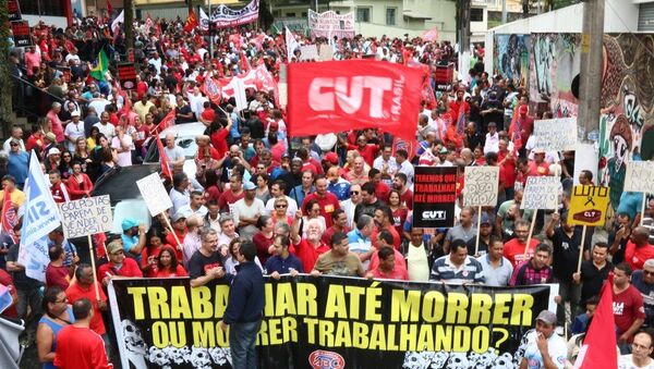 Até a greve geral do dia 28 de abril as categorias realizam um esquenta se mobilizando pelo país - Sputnik Brasil