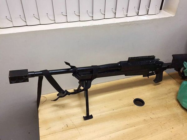 Na ação um fuzil .50 capaz de derrubar um helicóptero e atravessar carros foi apreendido com os assaltantes  - Sputnik Brasil