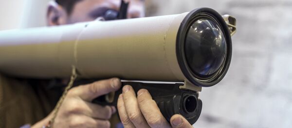 Lança-chamas russo para a Guarda Nacional - Sputnik Brasil