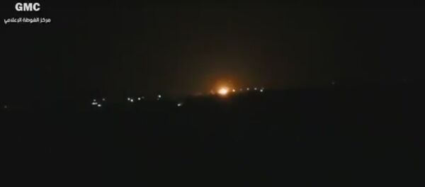 Incêndio perto do aeroporto internacional de Damasco após explosão - Sputnik Brasil