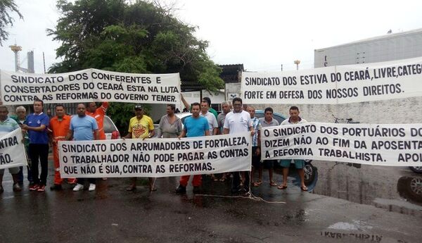 Os portuários também aderiram a Greve Geral no Ceará - Sputnik Brasil
