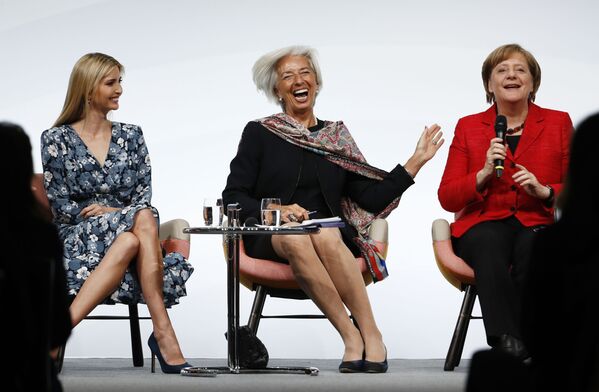 Ivanka Trump, filha e assessora do presidente dos EUA, Donald Trump, a atual diretora-gerente do FMI, Christine Lagarde e a chanceler da Alemanha, Angela Merkel na cúpula das mulheres do G20 - Sputnik Brasil