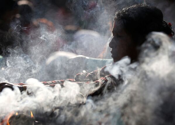 Oração no Dia da Mãe em Catmandu, Nepal - Sputnik Brasil