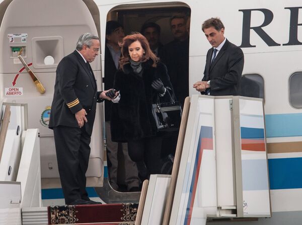 Chegada da presidente argentina, Cristina Fernández de Kirchner, a Moscou, em 21 de abril de 2015 Chegada da presidente argentina, Cristina Fernández de Kirchner, a Moscou, em 21 de abril de 2015 - Sputnik Brasil