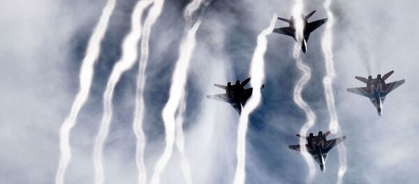 Os caças MiG-29 do grupo de pilotagem Strizhi no aeroporto militar de Kubinka. - Sputnik Brasil