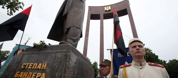 Veterans of the Ukrainian Insurgent Army (OUN-UPA) at the monument to Stepan Bandera during the Heroes Festival in Lviv. - Sputnik Brasil