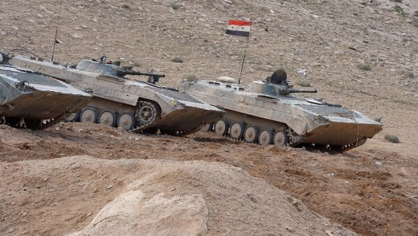 Veículos de combate de infantaria do exército sírio perto de Palmira - Sputnik Brasil