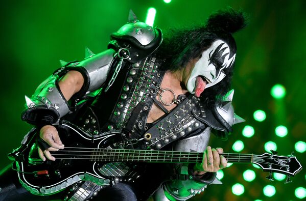 Banda Kiss durante show em Moscou - Sputnik Brasil