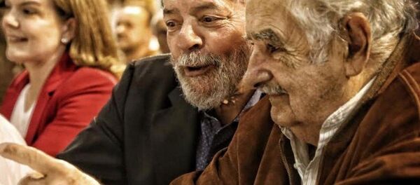 Junto com Pepe Mujica, do Uruguai, ex-presidente abriu o 6º Congresso Estadual do PT em São Paulo. - Sputnik Brasil