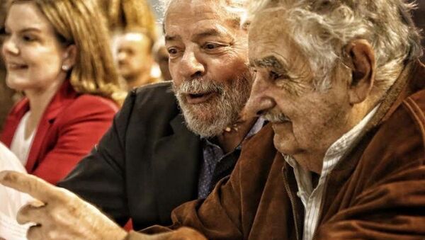 Junto com Pepe Mujica, do Uruguai, ex-presidente abriu o 6º Congresso Estadual do PT em São Paulo. - Sputnik Brasil