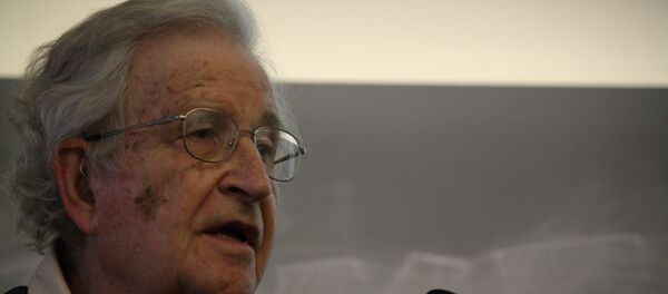 Noam Chomsky - Sputnik Brasil