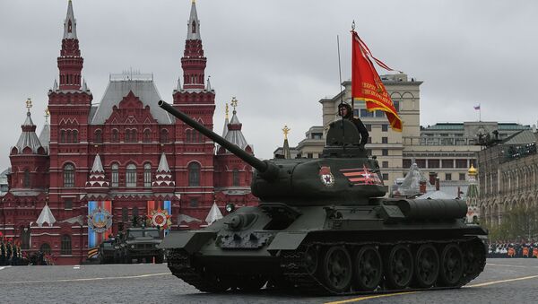 Tanque T-34-85 na Parada da Vitória na Praça Vermelha, no coração da capital russa (imagem referencial) - Sputnik Brasil