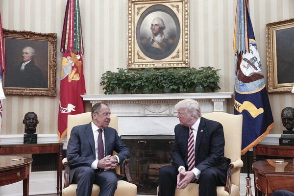 Ministro do Exterior russo, Sergei Lavrov, durante encontro com Donald Trump, presidente dos EUA - Sputnik Brasil
