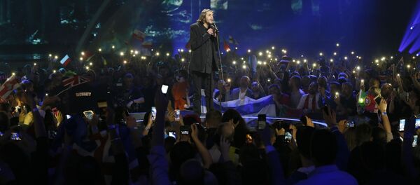 Portugal's Salvador Sobral performs the song Amar Pelos Dois during the Eurovision - Sputnik Brasil