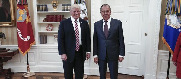 O chanceler russo, Sergei Lavrov, em encontro com o presidente dos EUA, Donald Trump, em 10 de maio de 2017, na Casa Branca - Sputnik Brasil