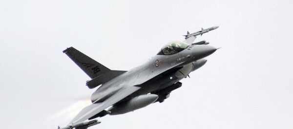 Caça F-16 da Força Aérea da Noruega - Sputnik Brasil