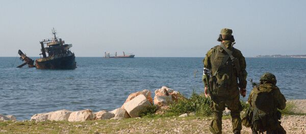 Marinheiros russos e sírios efetuam manobras conjuntas no porto de Tartus - Sputnik Brasil